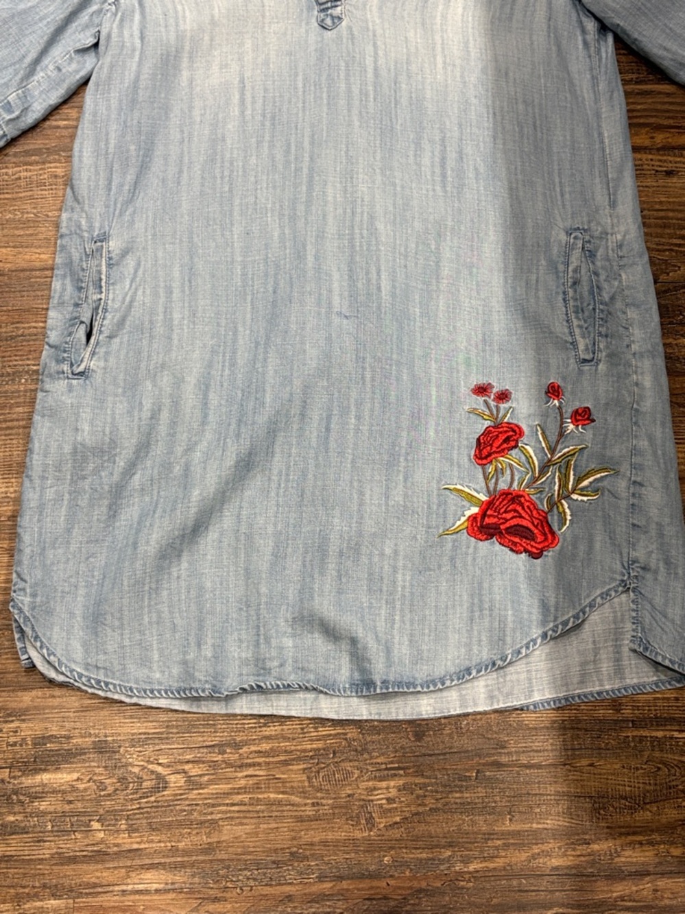 🔴SOLD🔴Dex Embroidered Denim Dress - Picture 2 of 4
